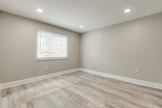 4915 Bryan St in Dallas, TX - Foto de edificio - Building Photo