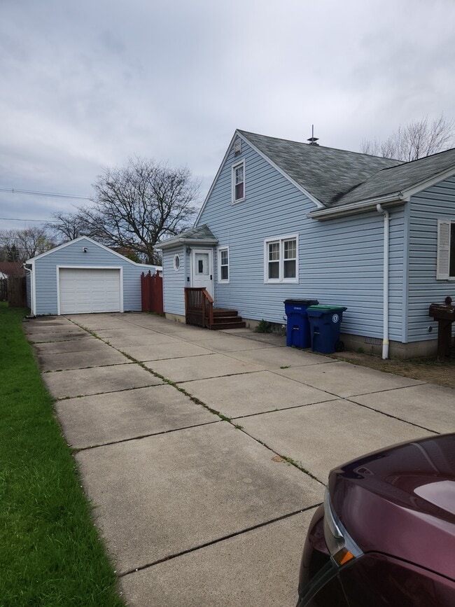 258 Windermere Blvd in Buffalo, NY - Foto de edificio - Building Photo