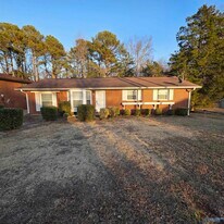 2418 Larkwood Cir NW in Huntsville, AL - Building Photo