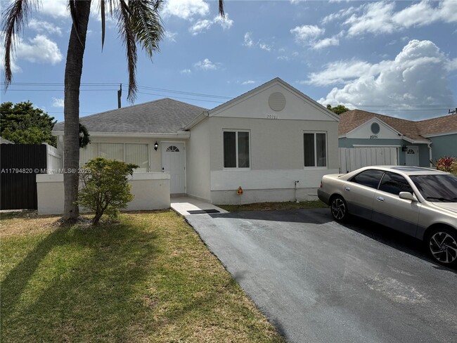 20781 SW 103rd Ct in Cutler Bay, FL - Building Photo - Building Photo