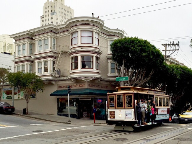 Union-Hyde Apartments in San Francisco, CA - Building Photo - Building Photo