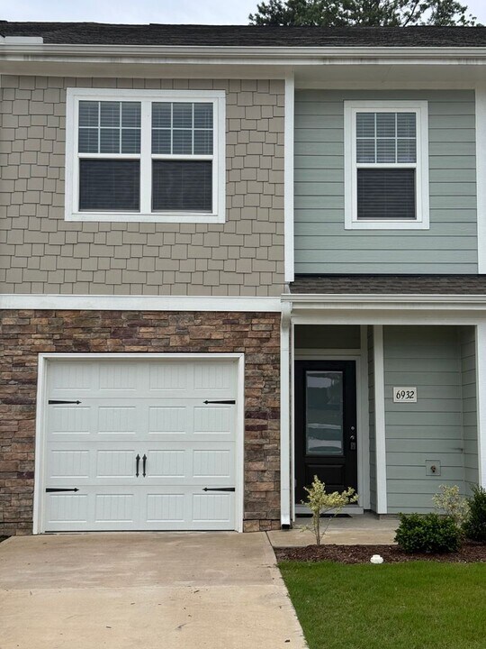 6932 The Pointe in Raleigh, NC - Building Photo