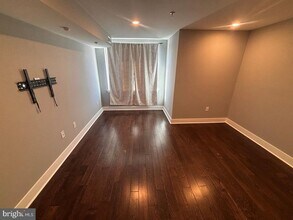 3255 Ridge Ave in Philadelphia, PA - Building Photo - Building Photo