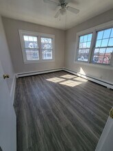 388 E Merrimack St in Lowell, MA - Building Photo - Building Photo