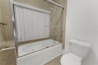 7621 Sierra Terrace W in Boca Raton, FL - Foto de edificio - Building Photo