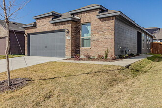 2112 River Pne Rd in Heartland, TX - Foto de edificio - Building Photo