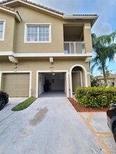 13109 SW 44th St in Miramar, FL - Building Photo - Building Photo