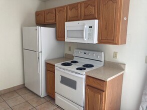 1902 W 38th St, Unit 4 in Kearney, NE - Foto de edificio - Building Photo