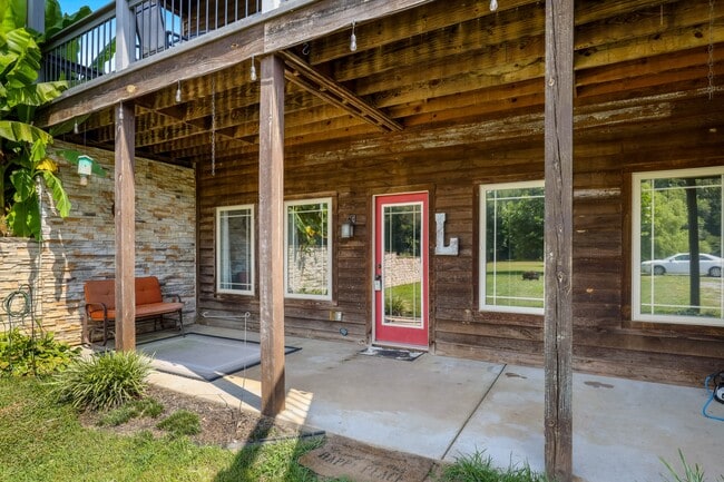6405 N Pinson Rd in Portland, TN - Building Photo - Building Photo