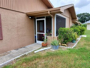 403 Finchley Ct in Sun City Center, FL - Building Photo - Building Photo