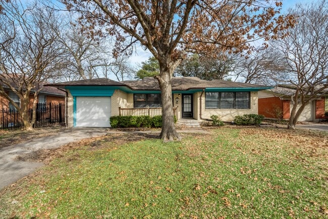 property at 3121 Crest Ridge Dr