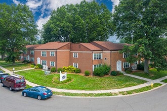 Robert Treat Apartments in Milford, CT - Foto de edificio - Building Photo