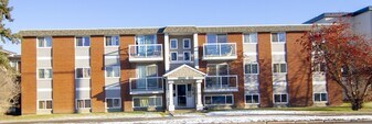 11715-11124 124 St in Edmonton, AB - Building Photo