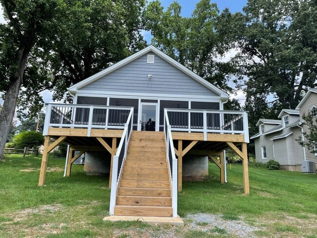 property at 212 Timberlake Dr