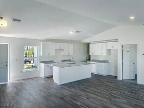 4528 NW 34th Pl in Cape Coral, FL - Building Photo - Building Photo