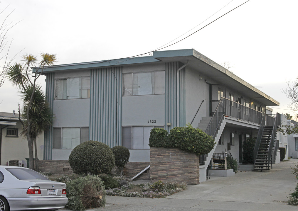 1622 Broadway in Alameda, CA - Foto de edificio