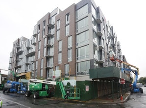 Leonard Pointe in Brooklyn, NY - Building Photo - Building Photo