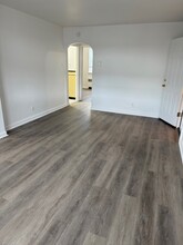 6932 Oakland St, Unit Oakland 2nd floor in Philadelphia, PA - Building Photo - Building Photo