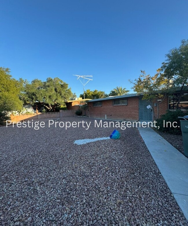 7410 E Eli Dr in Tucson, AZ - Building Photo - Building Photo