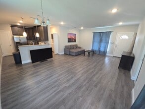 5206 Peach Ave in Seffner, FL - Building Photo - Building Photo