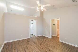 720 Dellwood Dr in Smyrna, TN - Foto de edificio - Building Photo