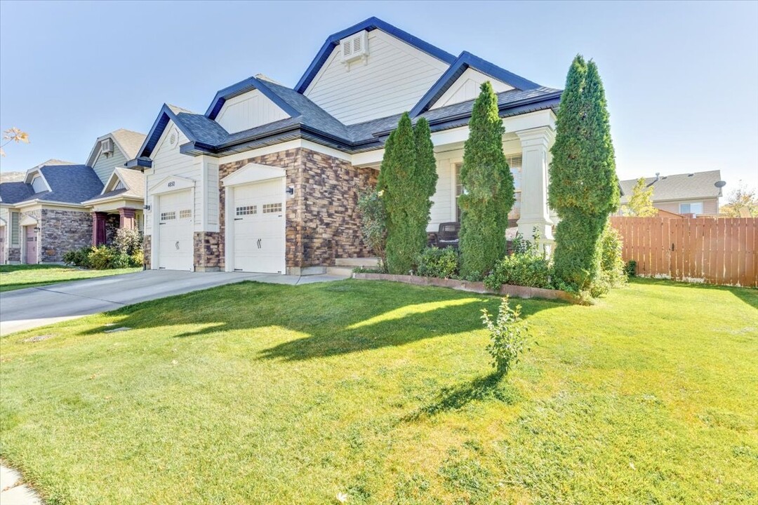 4850 N Shady Hollow Ln in Lehi, UT - Building Photo