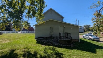 223 E Maple St in Hartville, OH - Building Photo - Building Photo