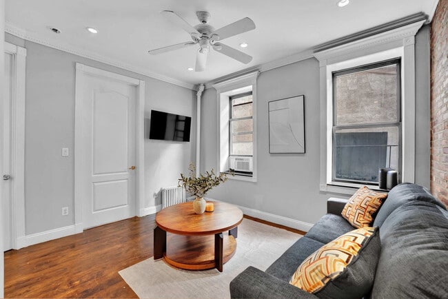 340 E 18th St in New York, NY - Building Photo - Building Photo
