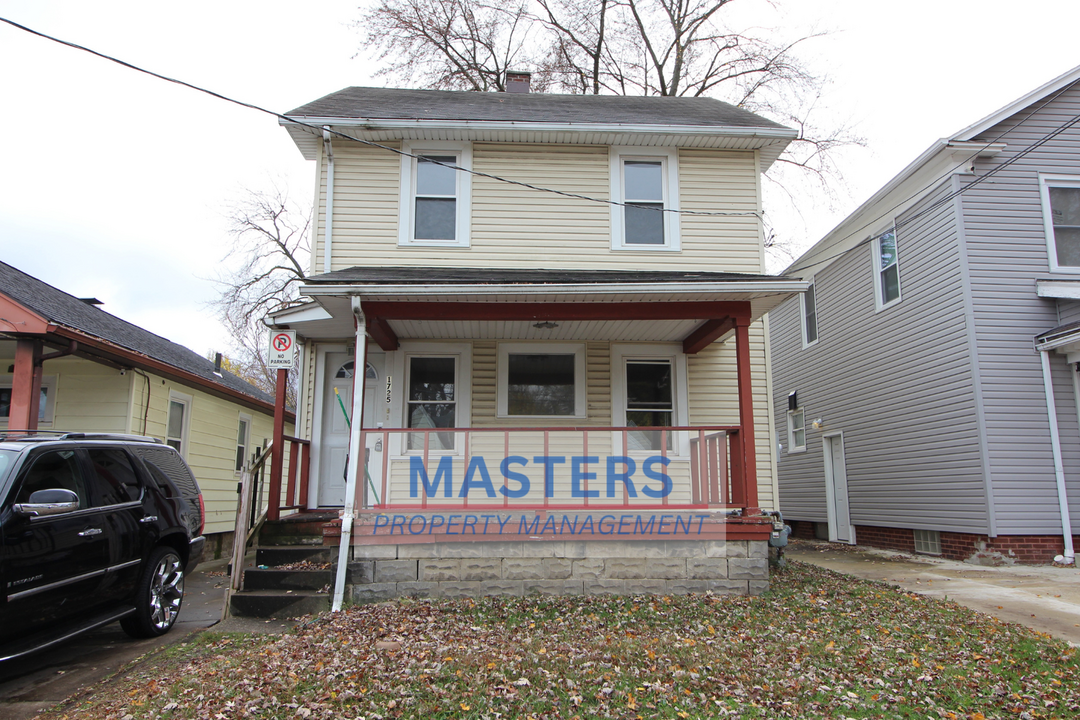 1725 Mansfield Rd-Unit -Upper in Toledo, OH - Building Photo