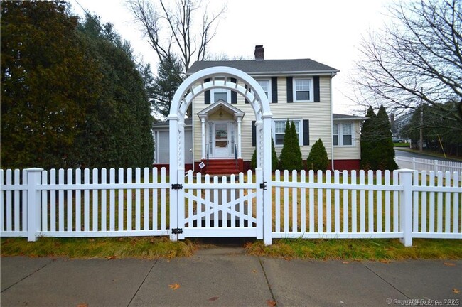 106 Chestnut St in West Haven, CT - Building Photo - Building Photo