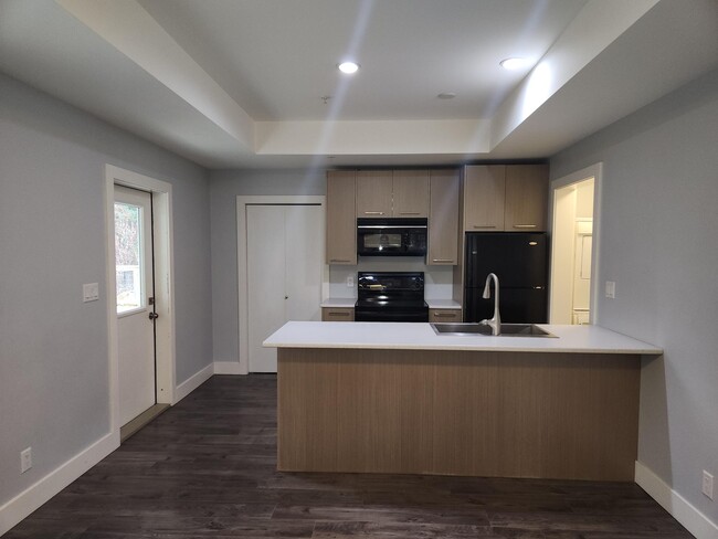 1156 Nature Park Pl in Victoria, BC - Building Photo - Building Photo