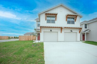 7607 Gramercy Wy in San Antonio, TX - Building Photo