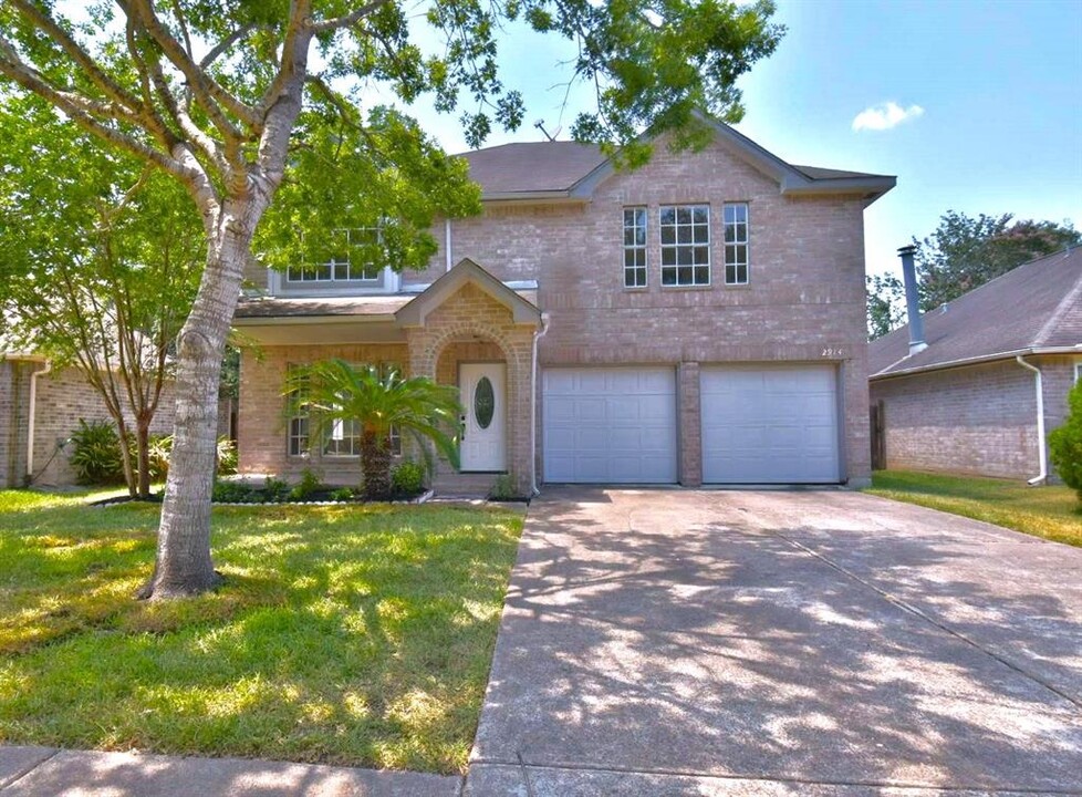 2914 Silent Dr in Sugar Land, TX - Foto de edificio