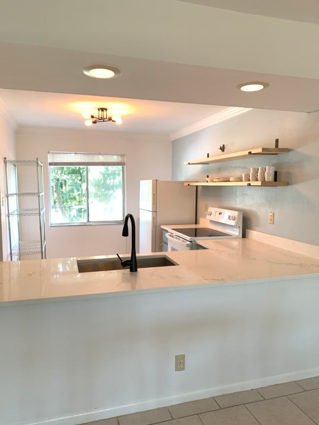 property at 118 Palm Dr