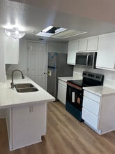 3550 Bay Sands Dr in Laughlin, NV - Building Photo - Building Photo