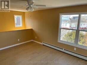 136 Deschamps Ave in Ottawa, ON - Building Photo - Building Photo
