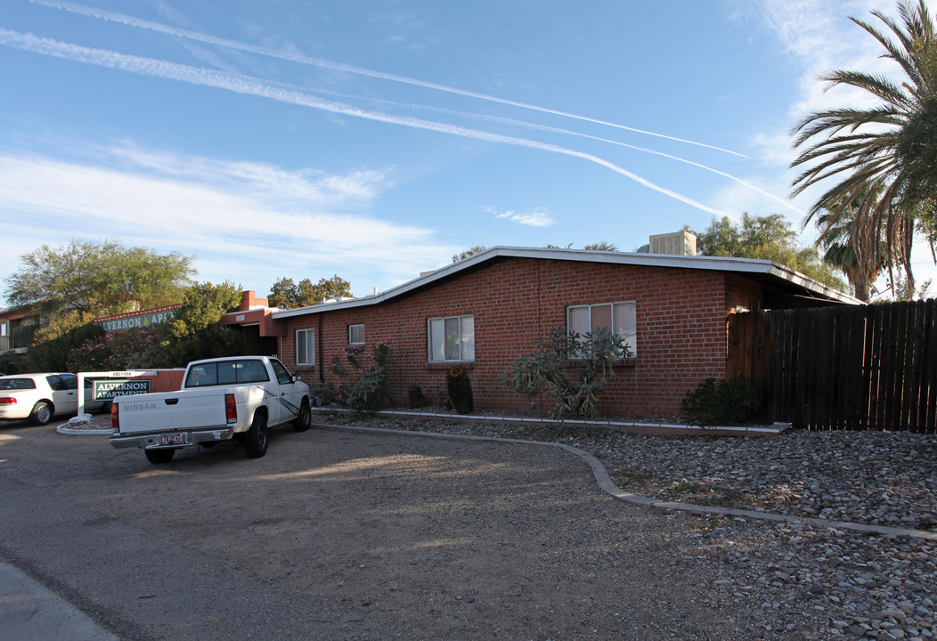 Alvernon Apartments in Tucson, AZ - Building Photo