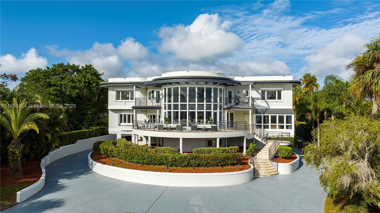 2827 S Indian River Dr in Fort Pierce, FL - Building Photo