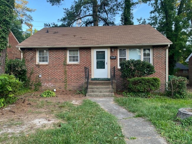 property at 1006 Hampton Rd