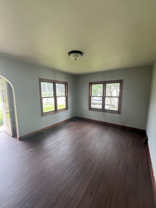 1601 W 11th St in Waterloo, IA - Building Photo