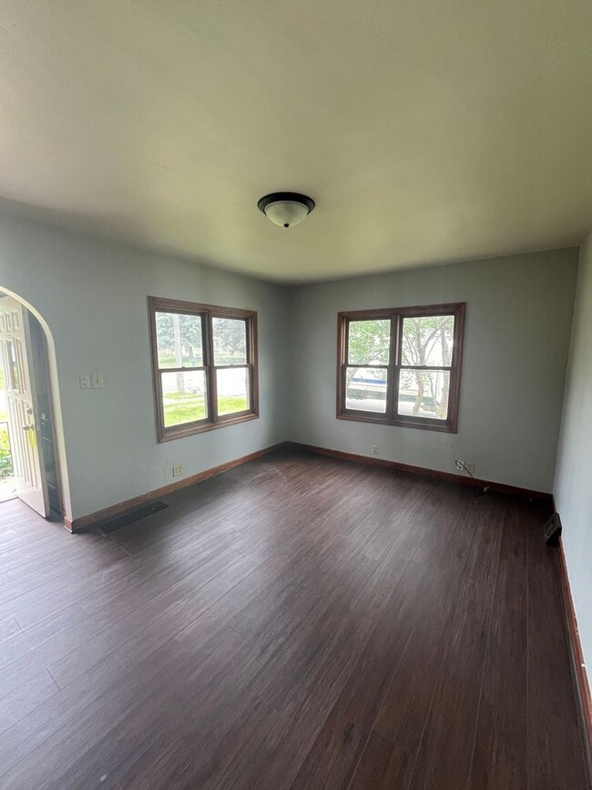 property at 1601 W 11th St