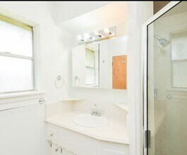 8911 Stroud Dr in Houston, TX - Building Photo - Building Photo