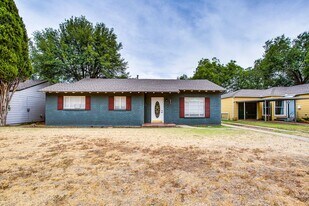 3319 25th St in Lubbock, TX - Building Photo