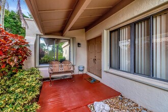 5760 Piping Rock Dr in Boynton Beach, FL - Building Photo - Building Photo