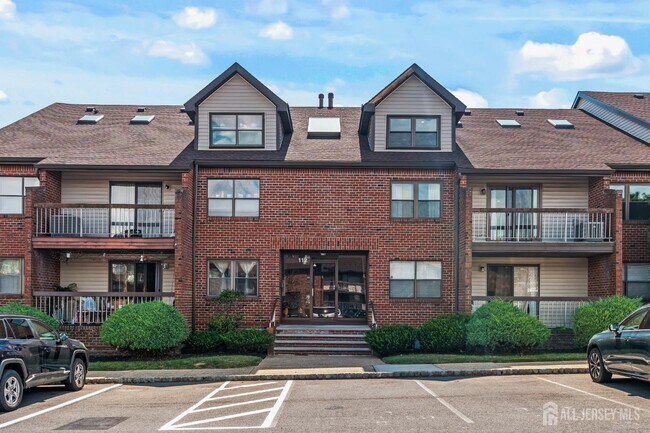 property at 133 Woodbridge Terrace