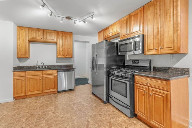 property at 918 N 26th St