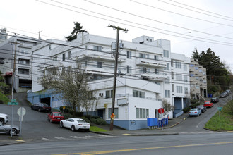 Aire Apartments in Seattle, WA - Building Photo - Building Photo