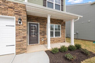 4742 Willow Bluff Cir in Knoxville, TN - Building Photo - Building Photo