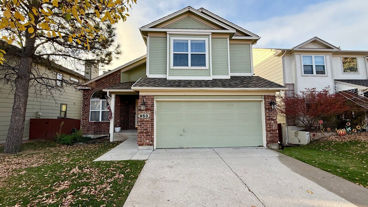 953 Dancing Horse Dr in Colorado Springs, CO - Building Photo