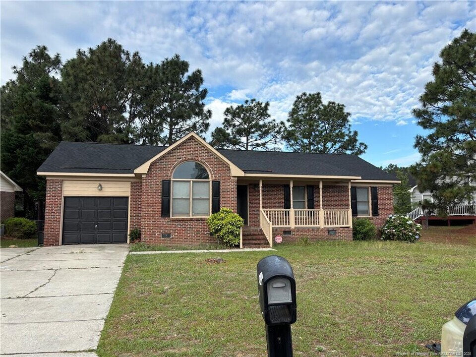 5319 Thackeray Dr in Fayetteville, NC - Building Photo